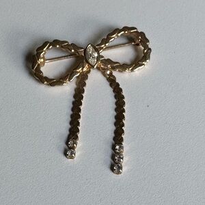 Vintage Avon Dangling Bow Brooch with Marquis Rhinestone